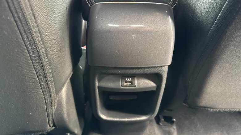 Nissan Juke 1.0 DiG-T 114 N-Connecta 5dr DCT Petrol Hatchback